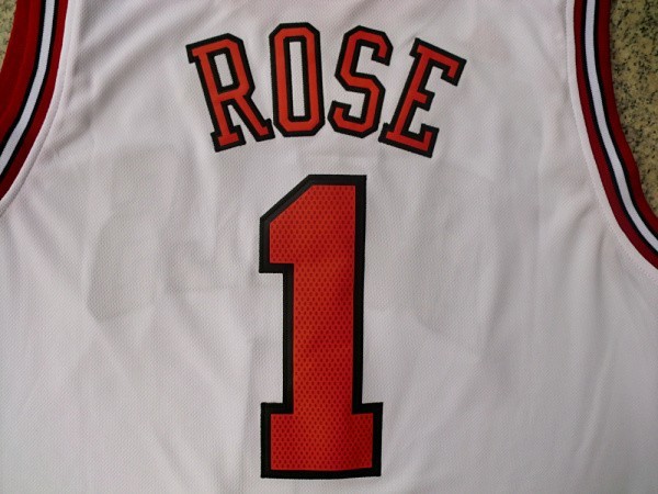 Camiseta Rose #1 Chicago Bulls Blanco - Haga un click en la imagen para cerrar